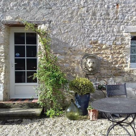 Gite Du Jardin Des Sources Vaux-sur-Seulles Buitenkant foto